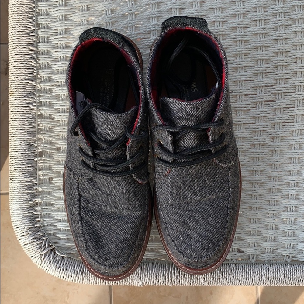 Toms Chukka boots.